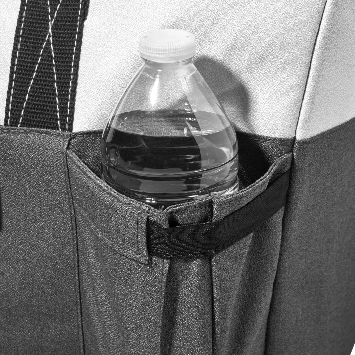 Wilson Women's Racquet Tote Bag (Cream/Forest Green/Black) Wilson Women's Racquet Tote Bag (Cream/Forest Green/Black) -Racquet Equipment Store cq5dam.web .1200.1200 60